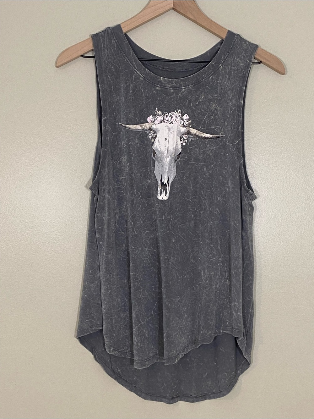 Grayson Threads Mineral Wash Boho Cow Skull Graphic Tank Top Gray Size Medium